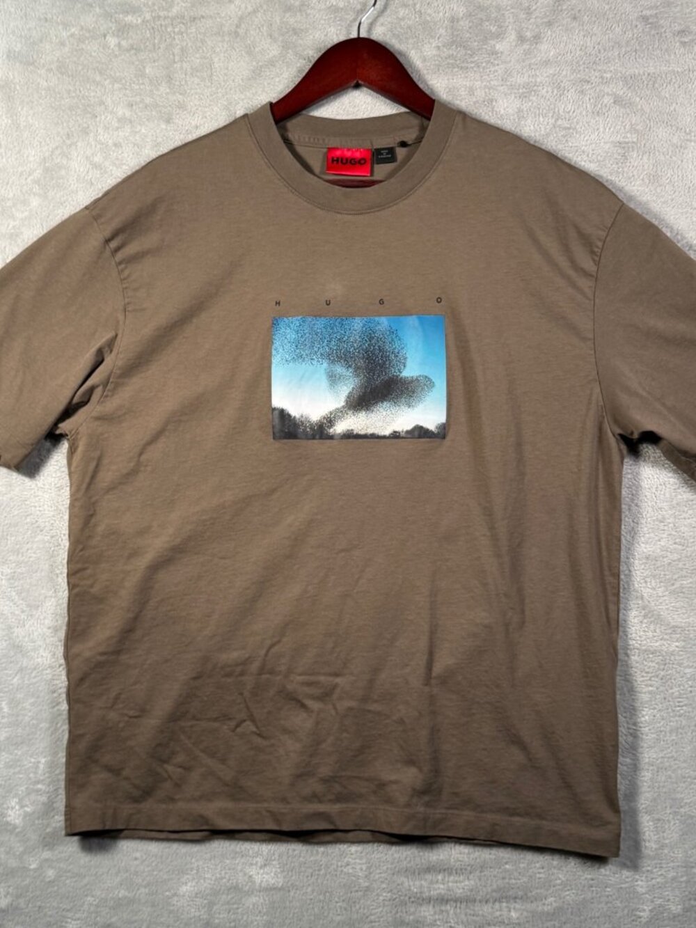 HUGO Graphic T Shirt Mens XL Brown Dorizon Bird Murmuration Short Sleeve *FLAW
